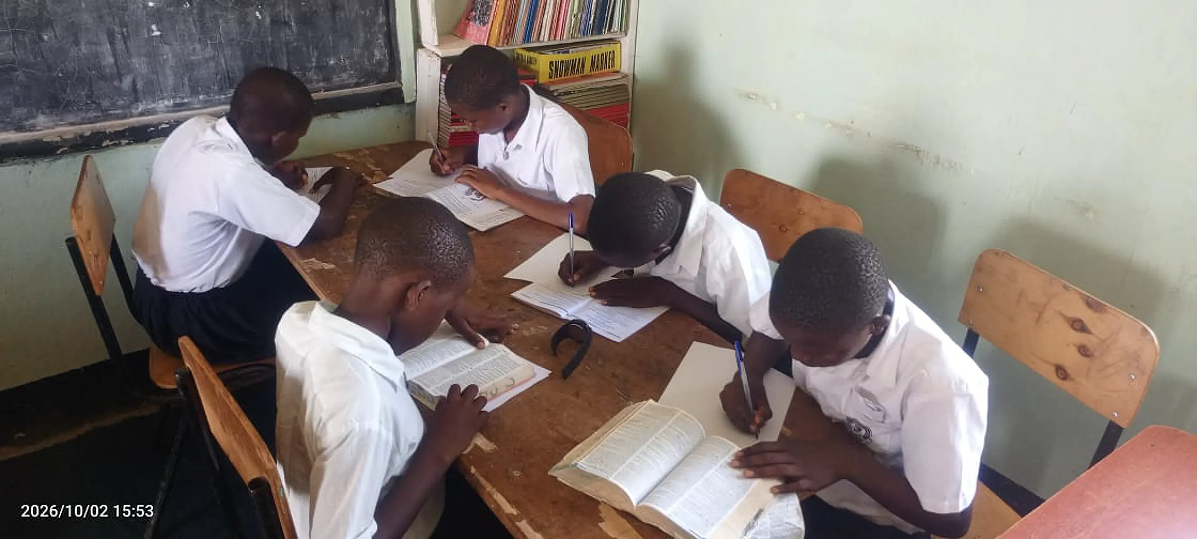 Pupils reading together during reading time